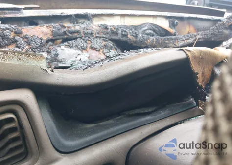 2000 Toyota Camry Le from USA, damaged, VIN 4T1BG22K8YU990250